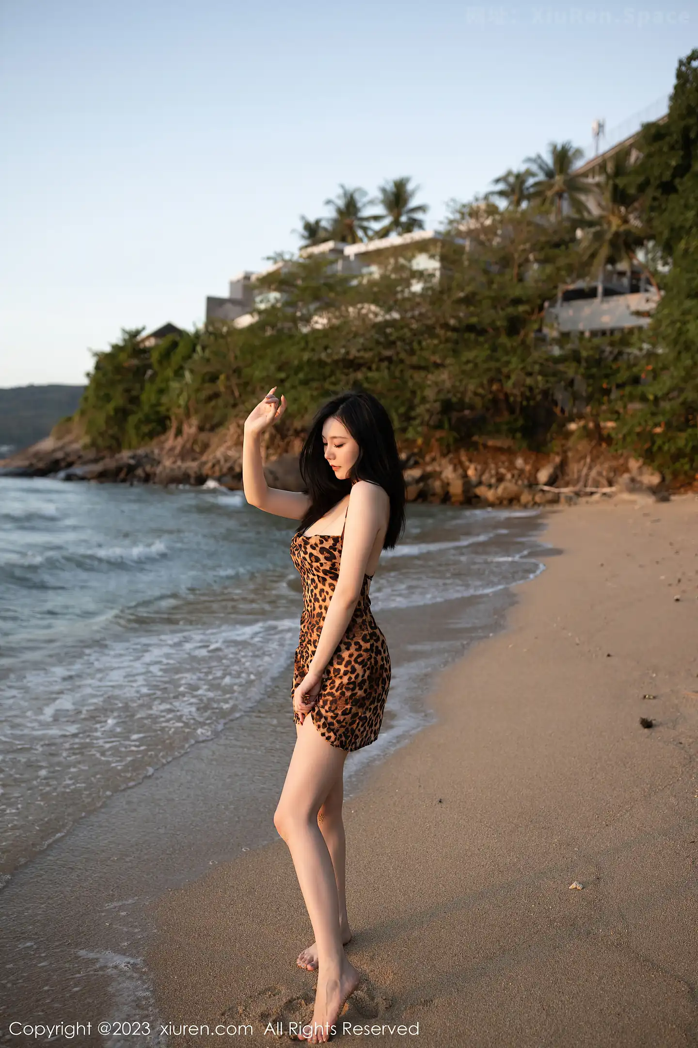 图片[4]-[XiuRen秀人网]2023.05.23 VOL.6787 安然anran 豹纹连衣裙加黑色透视情趣丝袜衣性感私房写真集-秀人网官方网站